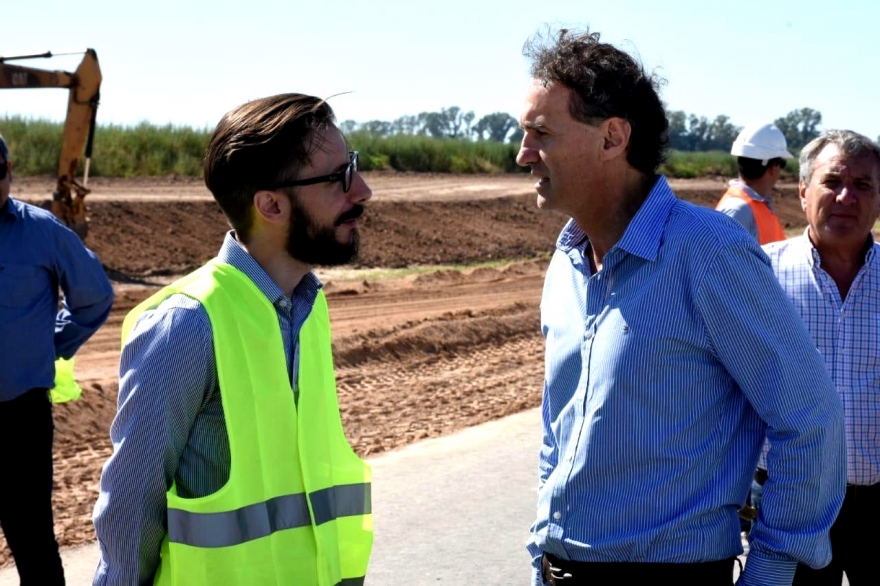 Simone y Katopodis recorrieron las obras de la Ruta 8 y acordaron “reactivar la obra pública”