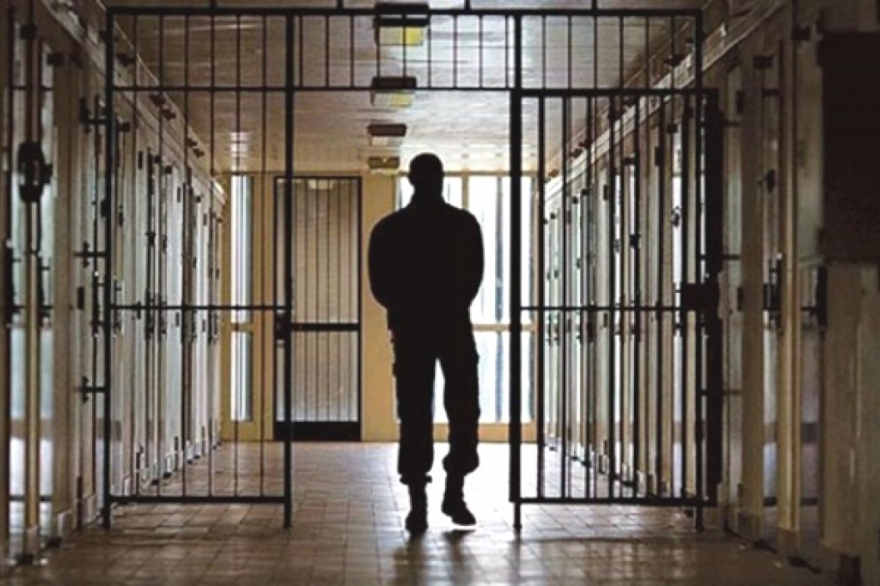 Ante quejas, la Corte bonaerense le exige a Alak “intensificar” controles sanitarios en cárceles