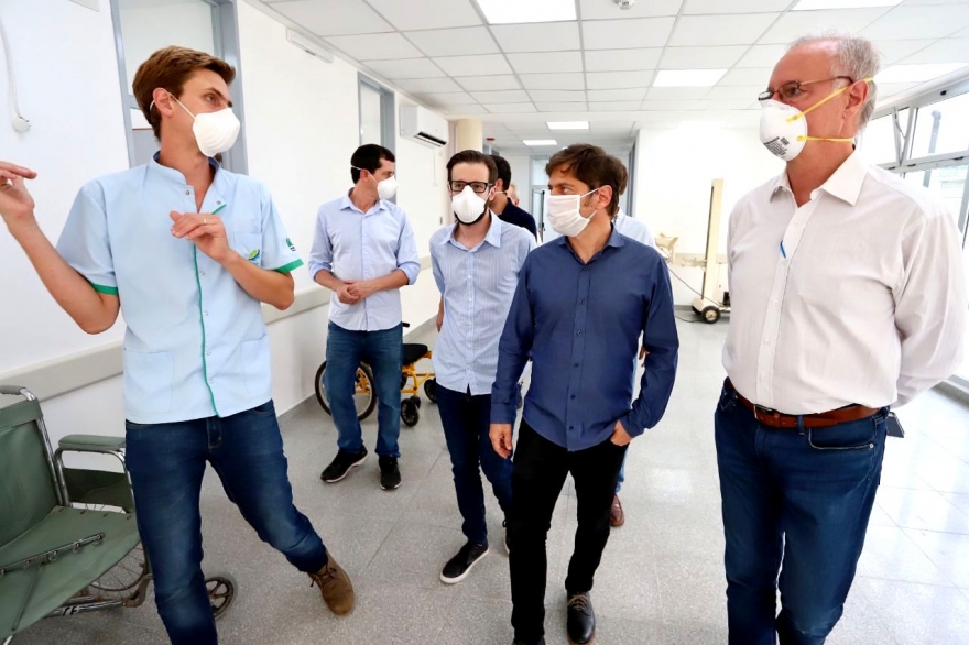 Kicillof visitó un hospital de Mercedes: 10 nuevas camas de terapia intensiva y espacio de guardia