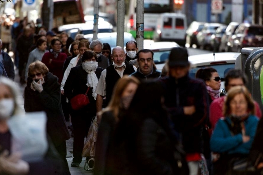 Tras el caos, los bancos abrirán sábado y domingo para pagar jubilaciones, AUH y planes sociales