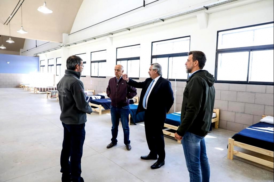 Alberto visitó un hospital de campaña por la emergencia del Coronavirus en Lanús