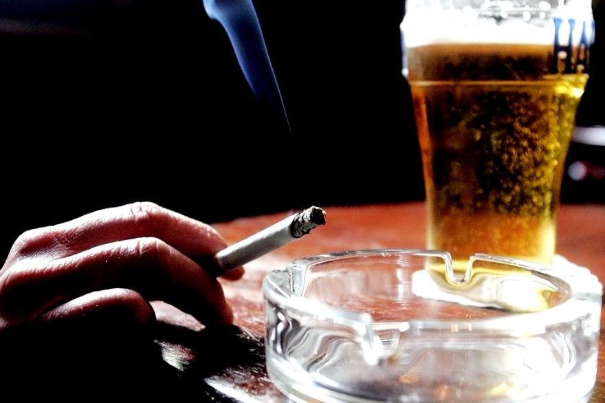 Cuarentena: crece consumo de alcohol, tabaco y estupefacientes en tiempos de aislamiento