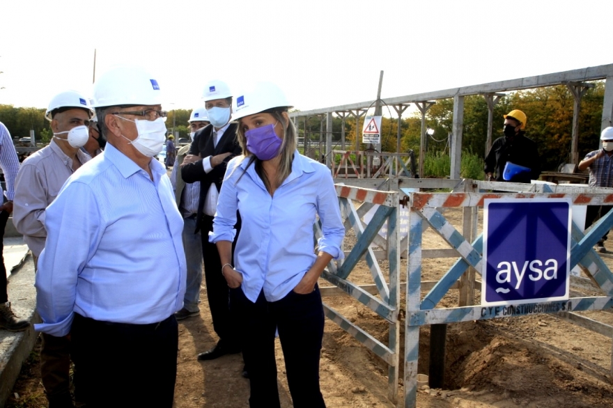 Galmarini recorrió una Estación de Bombeo Cloacal en Ituzaingó y firmó un  convenio de obras