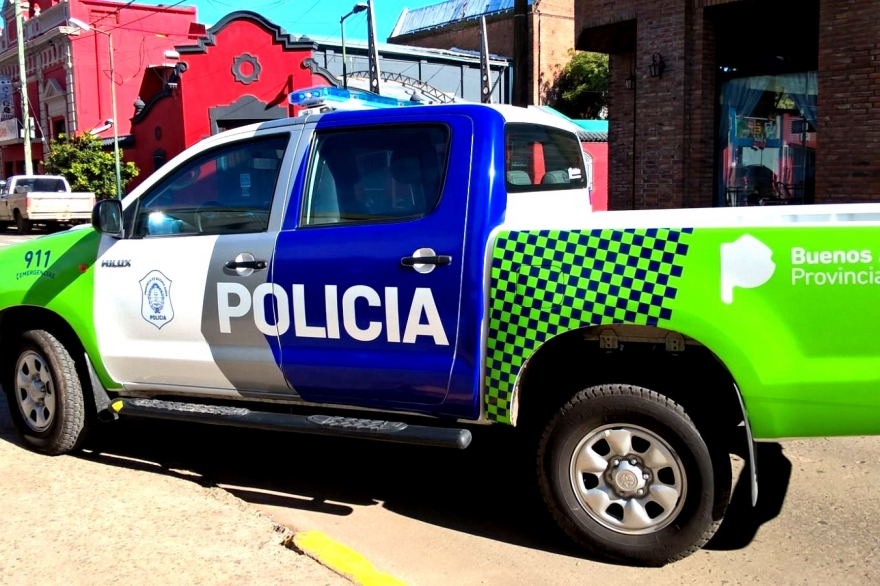 Estaba parado en una esquina, fue baleado en el abdomen y ahora pelea por su vida