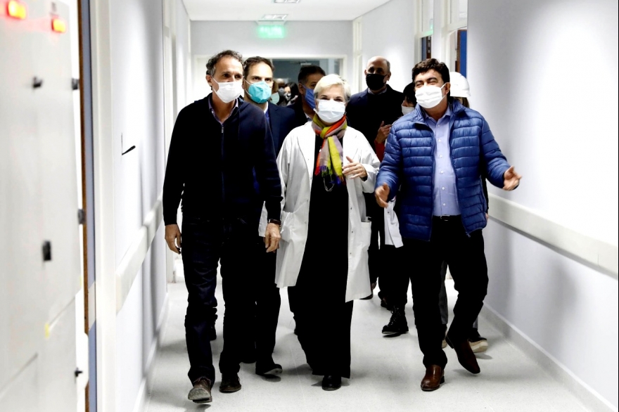 Espinoza y Katopodis supervisaron el final de obra para la apertura del Hospital René Favaloro