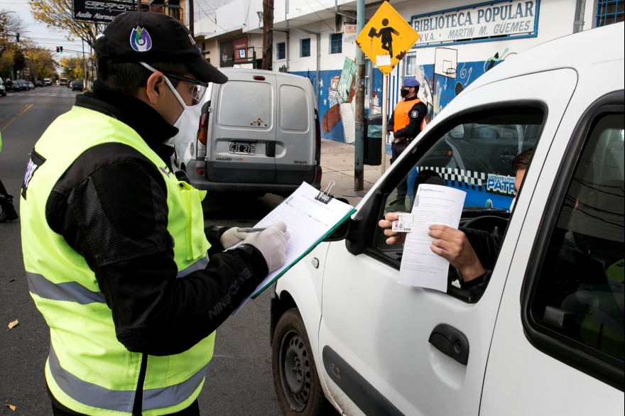 Vicente López: para prevenir que circule el Coronavirus, se hicieron más de 200 controles vehiculares