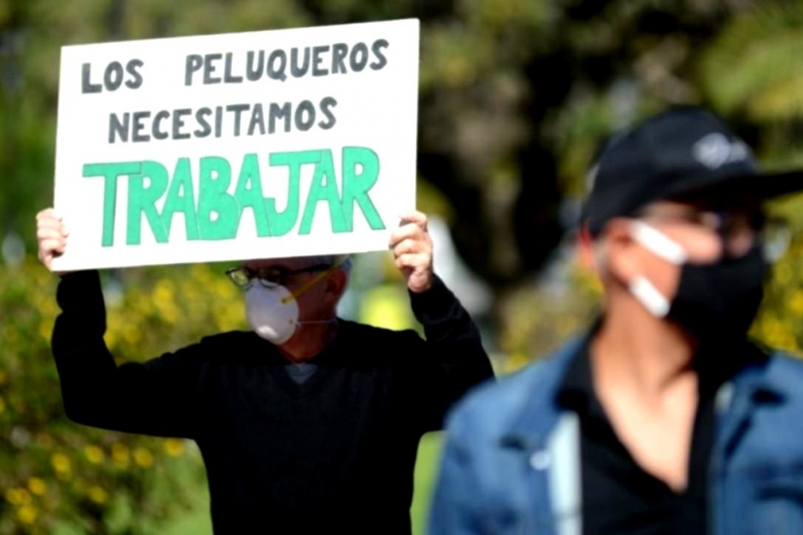 "Marcha de las tijeras 2”: ante la crisis, peluqueros de La Plata vuelven a movilizarse