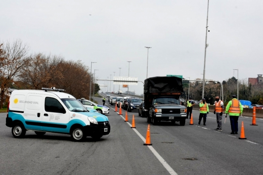 Profundizan los controles en el AMBA para corroborar que circulen con el certificado obligatorio