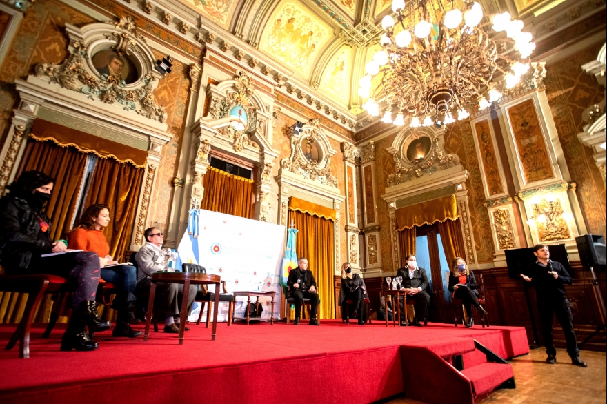 Evento por el día del periodista: Kicillof remarcó el “lugar central” de la prensa en la identidad bonaerense