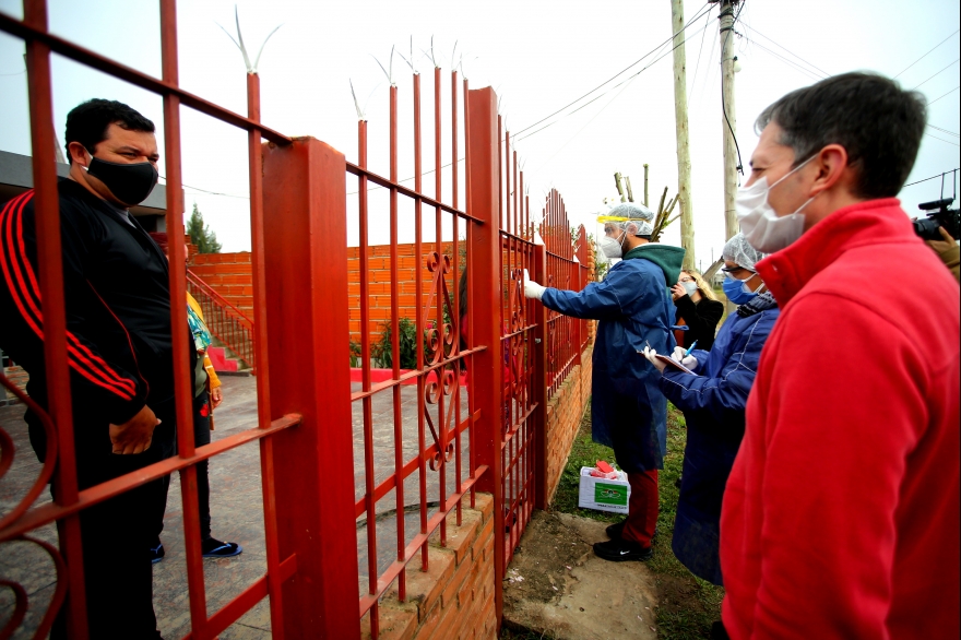 Gray recorrió el barrio Los Pinos de Monte Grande con el Operativo Detectar