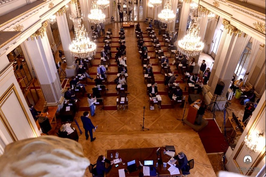 La Legislatura Porteña aprobó medidas de alivio fiscal para comercios no esenciales