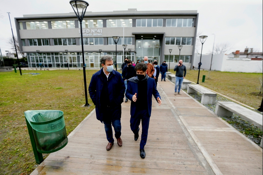 Kicillof inauguró cinco CAPS en Almirante Brown y advirtió: “Tenemos que seguir cuidándonos”