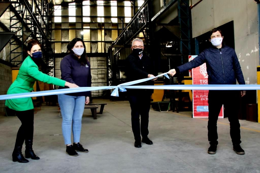 Costa y Ruiz Malec en inauguración del Polo Productivo Cooperativo de Creando Conciencia