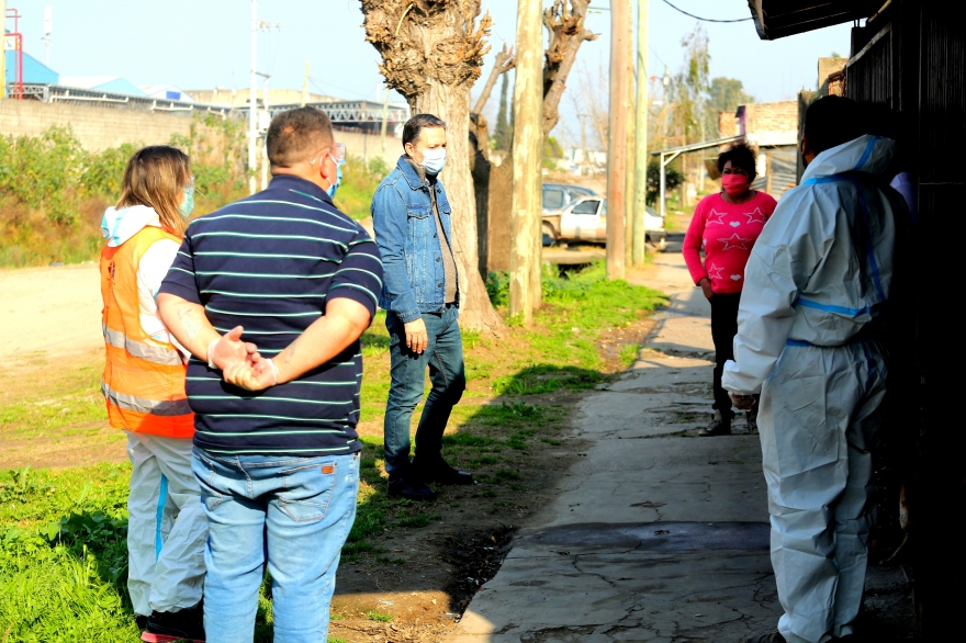 Esteban Echeverría: Gray recorrió el barrio San Sebastián para supervisar el Plan Detectar