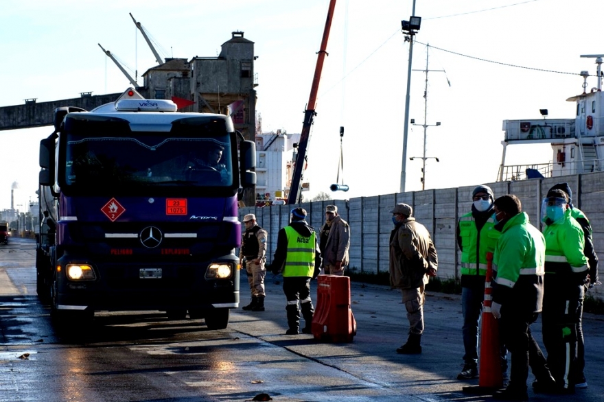 Operativos en puertos: Girard aseguró que buscan “controlar la evasión en gran escala”