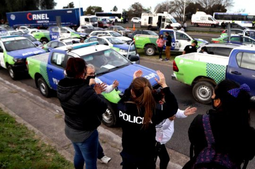 La CGT y CTA respaldaron a Kicillof  y cuestionaron el método de protesta de la Policía bonaerense