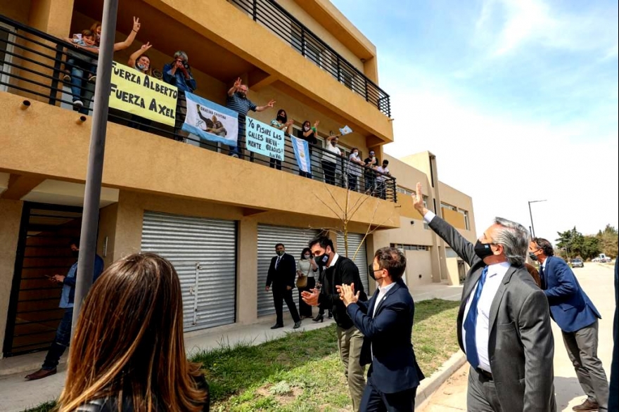 Procrear: Alberto entregó viviendas para Buenos Aires, Misiones, Mendoza, La Rioja y Santiago del Estero