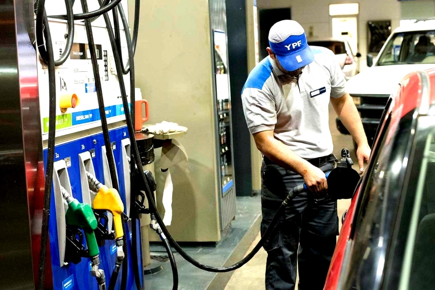 Otra vez aumentó la nafta: YPF incrementó un 3,5% promedio sus combustibles