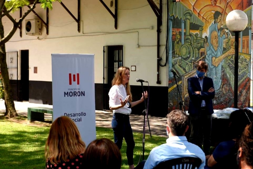 Vila participó de un encuentro con docentes en formación del programa ATR de Morón