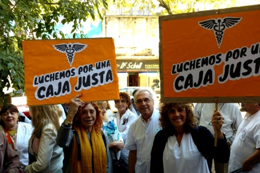 Piden convocar a elecciones para renovación de autoridades de Caja de Médicos