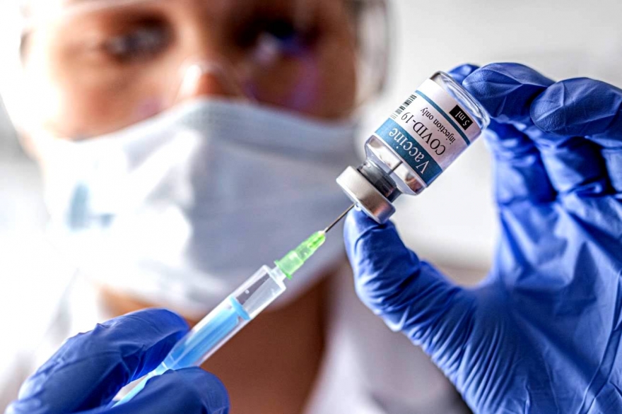 Provincia vacunará a dos millones de personas por mes: costo del operativo $1.500 millones