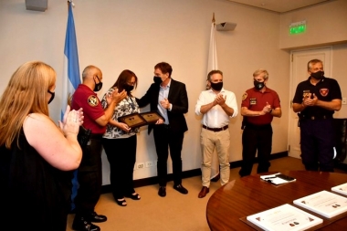 En CABA reconocieron a quienes cuidaron a policías y bomberos durante la pandemia