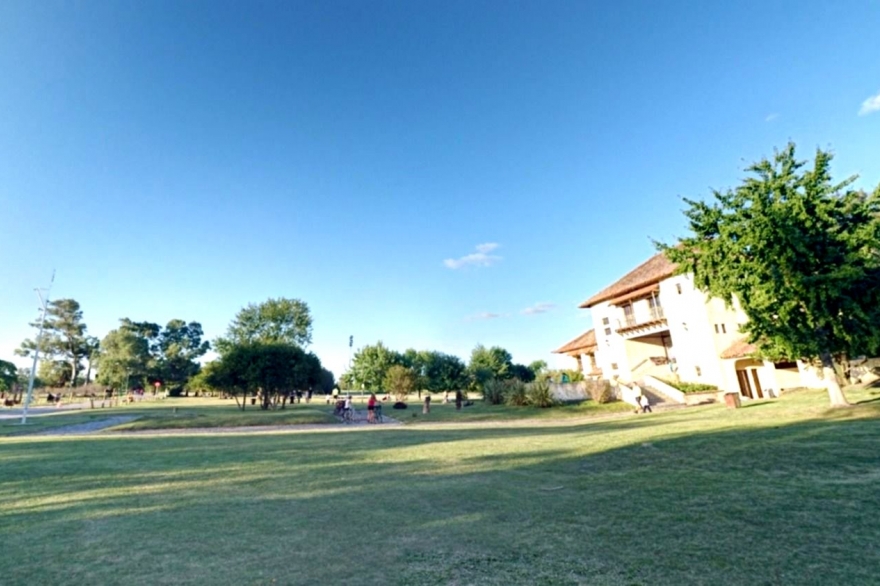 Tres encapuchados asaltaron con palos a un grupo de personas en el Parque Ecológico de La Plata