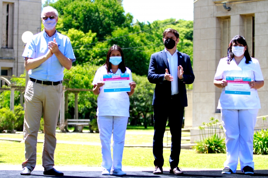 Ensenada: Kicillof y Gollan entregaron diplomas a los nuevos Vacunadores Covid-19
