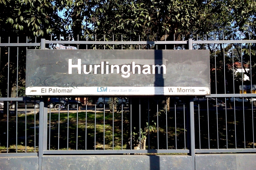 Hurlingham: una joven discutió con su ex novio y lo apuñaló en la vía pública