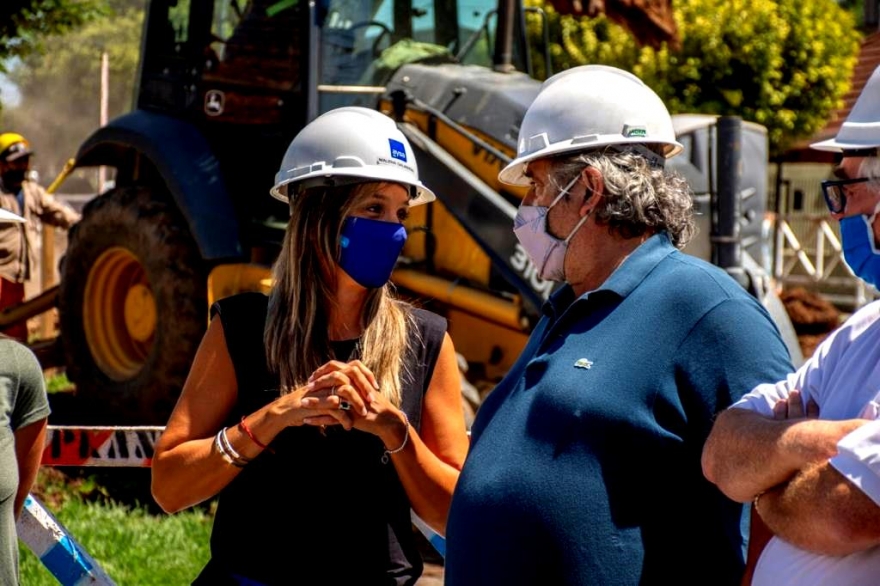 Malena Galmarini visitó obra de cloacas en Tigre que  beneficiará a más de 14.000 habitantes