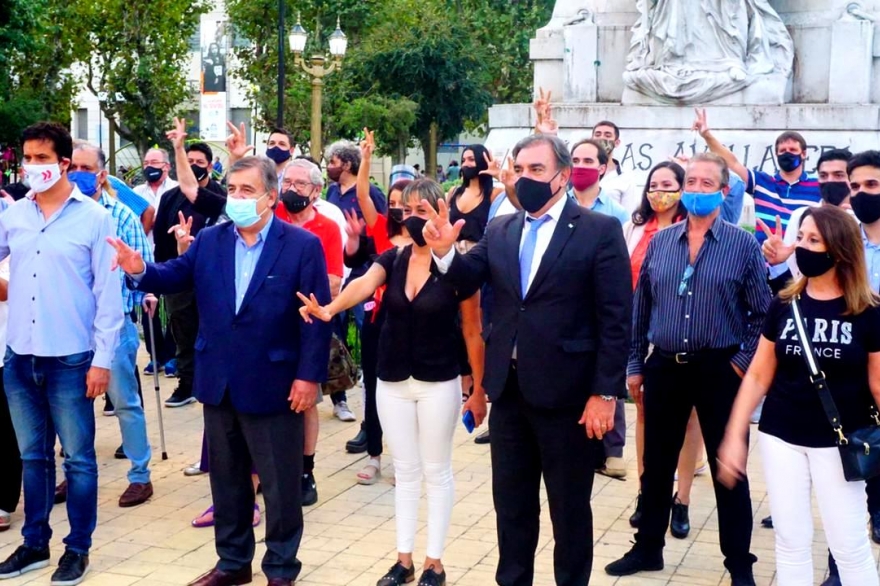 Negri participó de un acto en Avellaneda y apoyó a Abad y a Otero para la interna radical