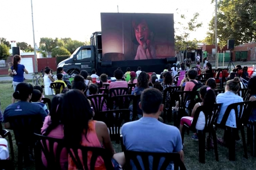 Saladillo, Tapalqué y Las Flores podrán disfrutar del Cine Móvil bonaerense el fin de semana