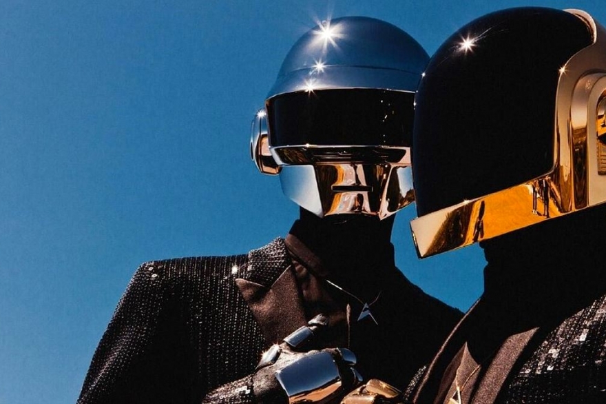 Tras 28 años de carrera, el duo electrónico Daft Punk anunció su separación