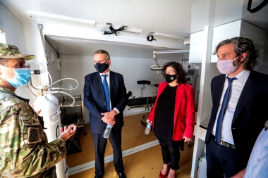 Cafiero, Rossi y Vizzotti presentaron un hospital móvil donado por China