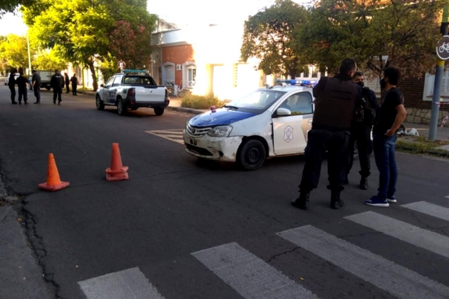 Misterio: un hombre fue hallado sin vida en la vía pública en el centro de Bahía Blanca