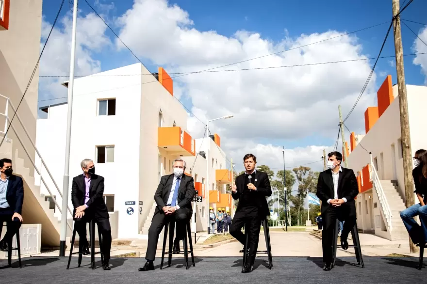 Alberto Fernández y Kicillof entregaron 48 viviendas en el barrio “Saladita”