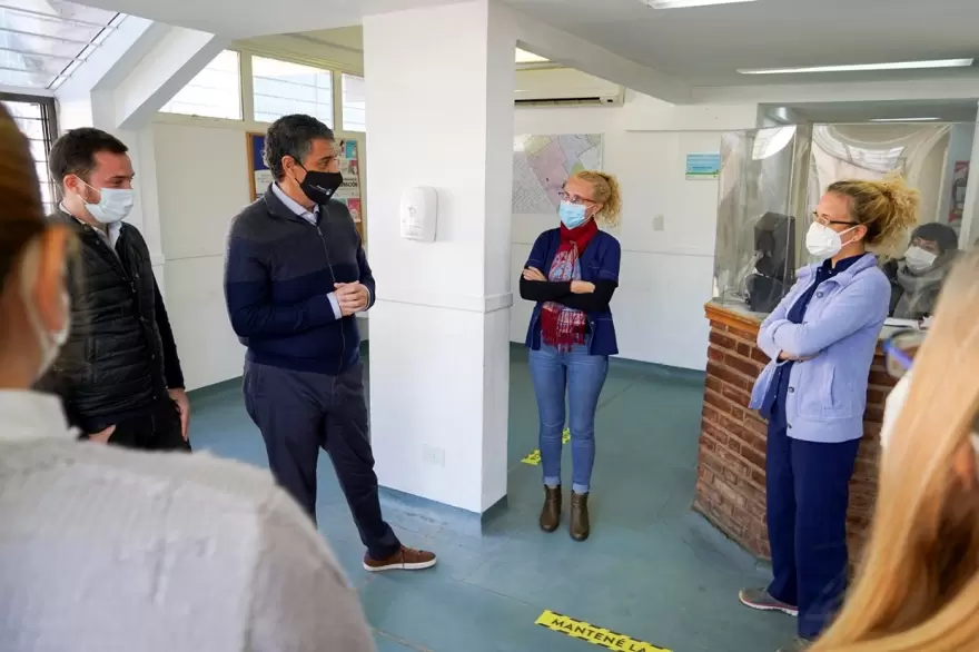 Jorge Macri visitó a las enfermeras de Vicente López en su día
