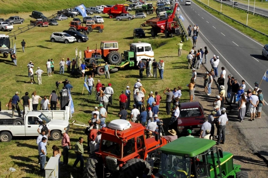 Tras la suspensión de Nación de las exportaciones de carne, la Mesa de Enlace convocó a un paro