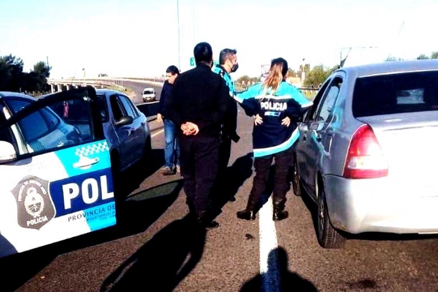 La Plata: ladrones se enfrentaron a dos policías y les robaron una escopeta