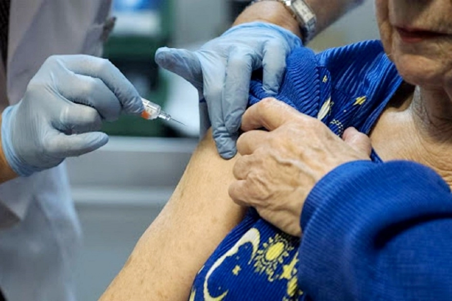 IOMA empezó con la vacunación antrigripal a personas mayores de 65 años y embarazadas