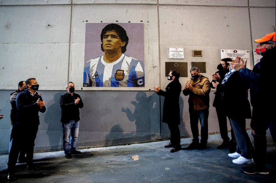 Durante homenaje a Maradona, Kicillof anunció inversión para apoyar el deporte