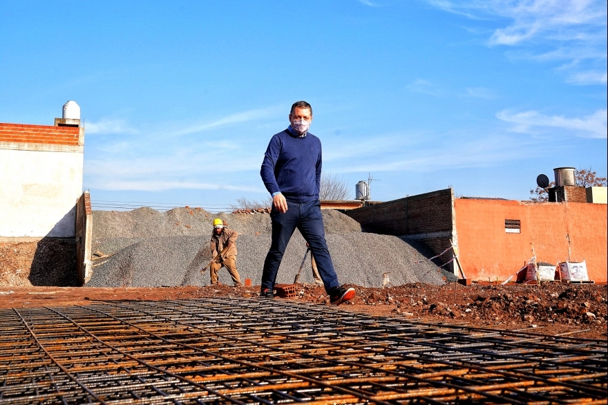 Gray recorrió la obra de un nuevo jardín de infantes en Monte Grande