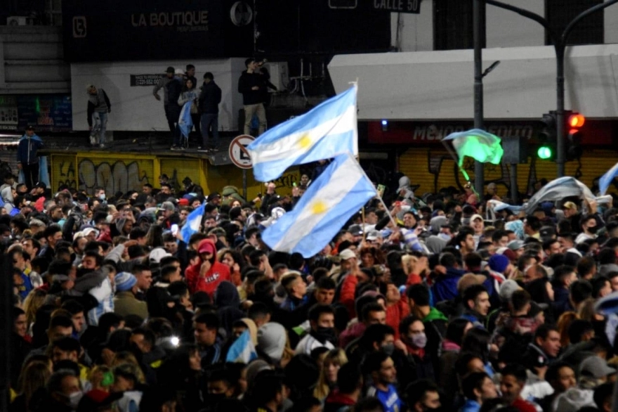 Gollan cuestionó los festejos de Argentina campeón y De Vido salió al cruce