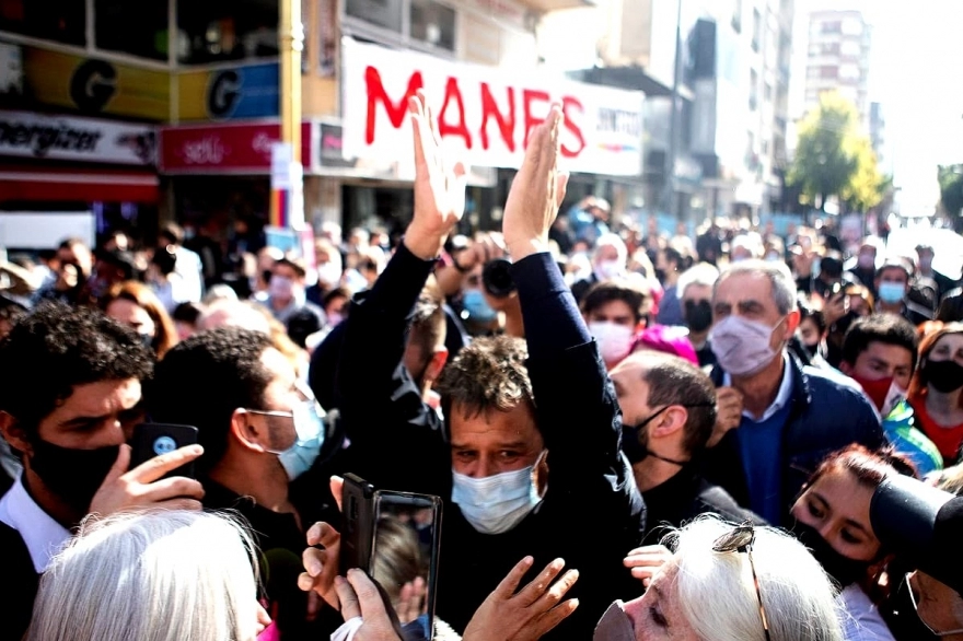 Ante una multitud en La Plata, Manes pidió presencialidad completa en las escuelas