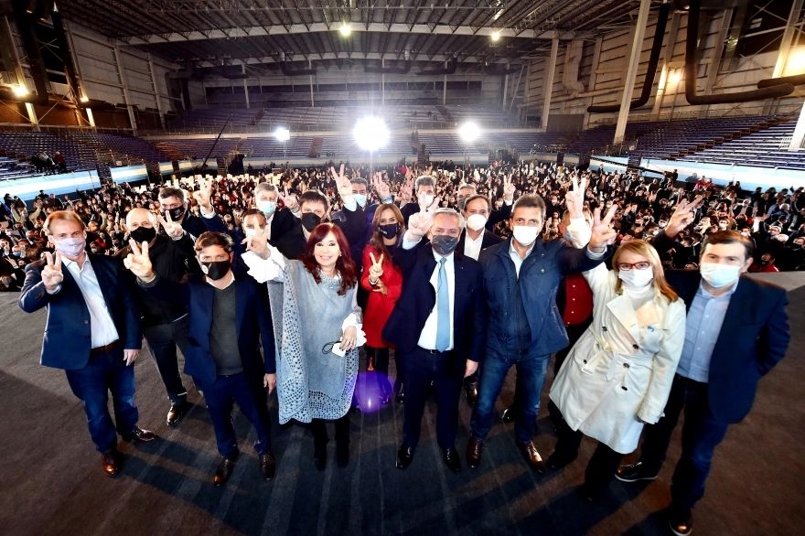 En cierre de campaña, Alberto llamó a “terminar con tanta desigualdad y decadencia”