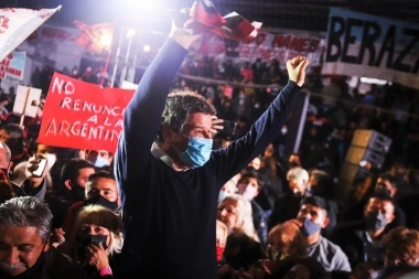 Manes en el cierre de campaña: “La honestidad se tiene, o no se tiene”
