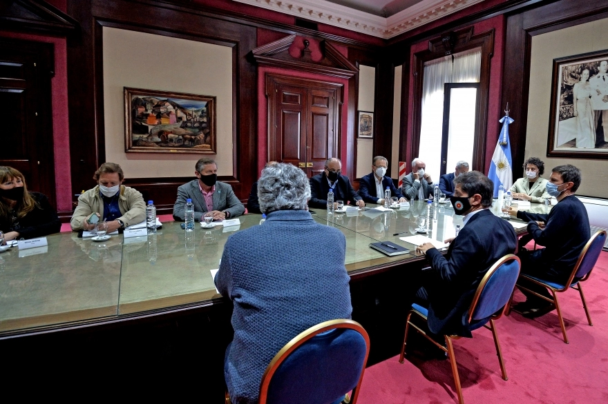 Kicillof se reunió con el campo y apoyó el aumento de la producción de carne