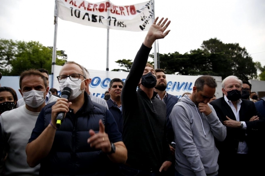 Valenzuela y Santilli pidieron la reapertura del aeropuerto El Palomar