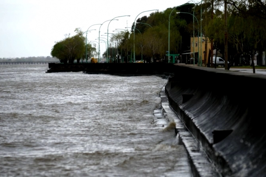 Dos personas flotaban en el río y ahora investigan red de narcotráfico