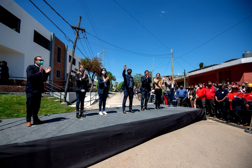 Kicillof inauguró una Escuela en Malvinas Argentinas y destacó la educación pública